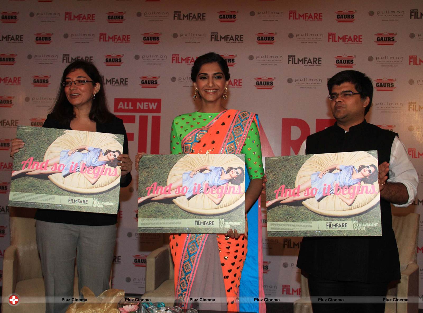 Sonam unveils Filmfare magazine's new look Photos | Picture 576911