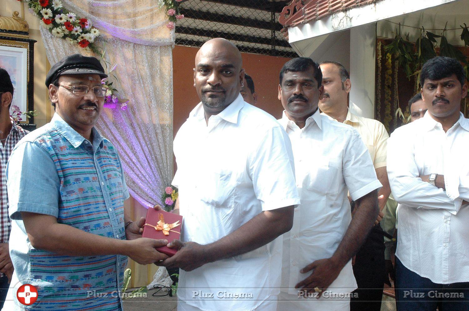 Kathai Thiraikathai Vasanam Iyakkam Movie Pooja Stills | Picture 629439