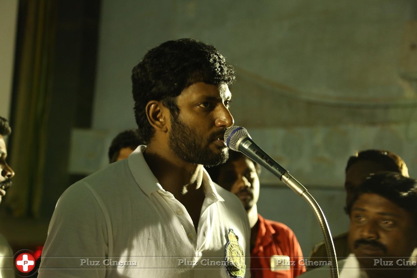 Vishal Krishna - Pandiyanaadu Team Visits Theatres in Tamilnadu Stills | Picture 635461