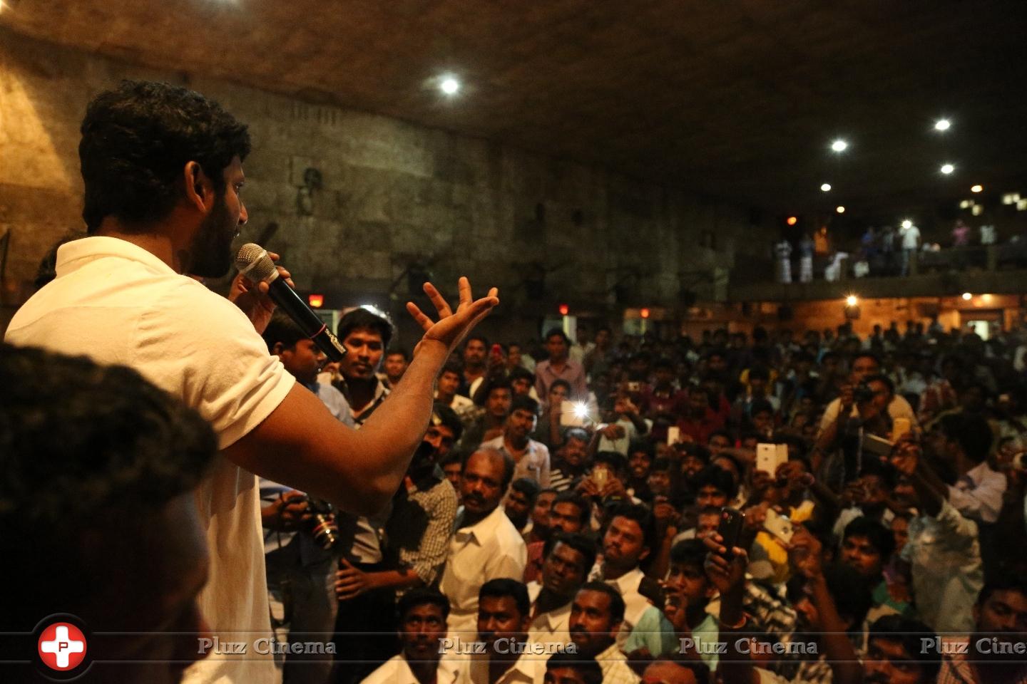 Pandiyanaadu Team Visits Theatres in Tamilnadu Stills | Picture 635462