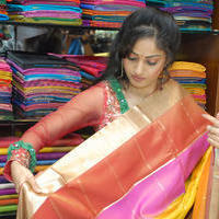 Madhavi Latha - Sreeja Fashions Madhavi Latha South Silk Festival Launching Banjarahills Road No 12 Photos | Picture 595287