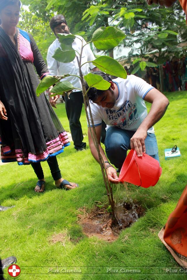 Mirchi Shiva - Vanakkam Chennai Crew Planted 100 Sapling at Dr.MGR Janaki College Photos | Picture 585106