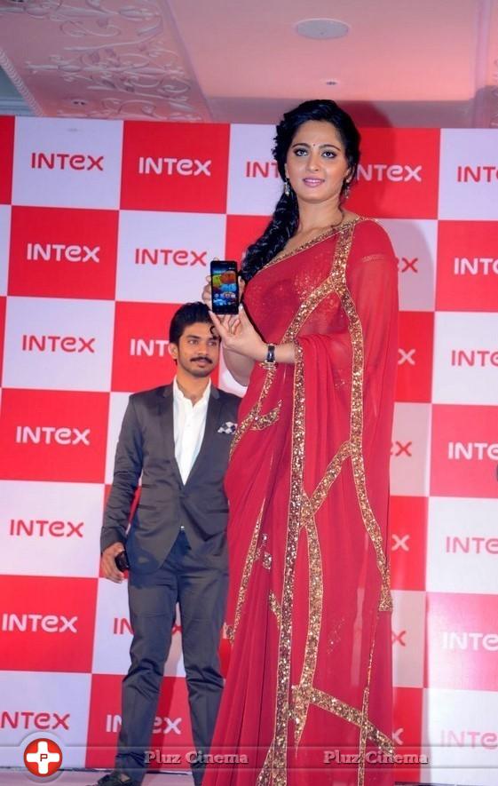 Anushka Shetty - Anushka Launches INTEX Aqua Smartphone Photos | Picture 801580