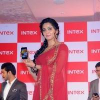 Anushka Shetty - Anushka Launches INTEX Aqua Smartphone Photos | Picture 801627