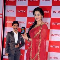 Anushka Shetty - Anushka Launches INTEX Aqua Smartphone Photos | Picture 801637