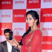 Anushka Shetty - Anushka Launches INTEX Aqua Smartphone Photos | Picture 801651