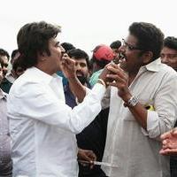 Super Star Rajini Celebrated 40th Anniversary On The Sets of Lingaa Photos | Picture 807496
