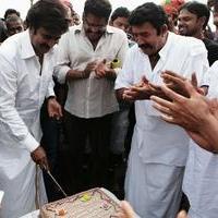Super Star Rajini Celebrated 40th Anniversary On The Sets of Lingaa Photos | Picture 807497