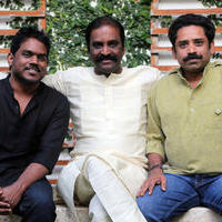 Kavignar Vairamuthu & Yuvan Joins for Seenu Ramasamy's Idam Porul Eval Movie Photos | Picture 707690
