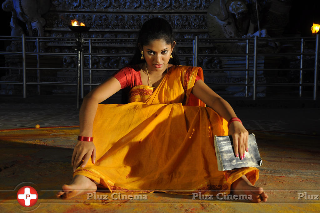 13 M Pakkam Parka Movie New Photos | Picture 698014