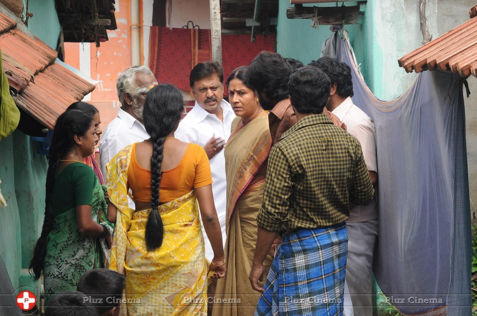Nalanum Nandhiniyum Movie Working Stills | Picture 774649