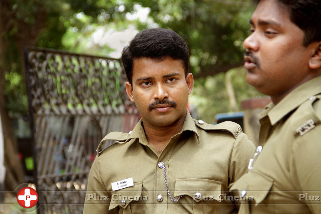 Dinesh Ravi - Thirudan Police Movie Pictures | Picture 775052