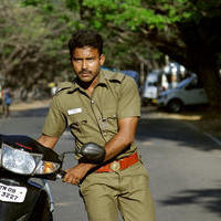 Dinesh Ravi - Thirudan Police Movie Pictures | Picture 775061