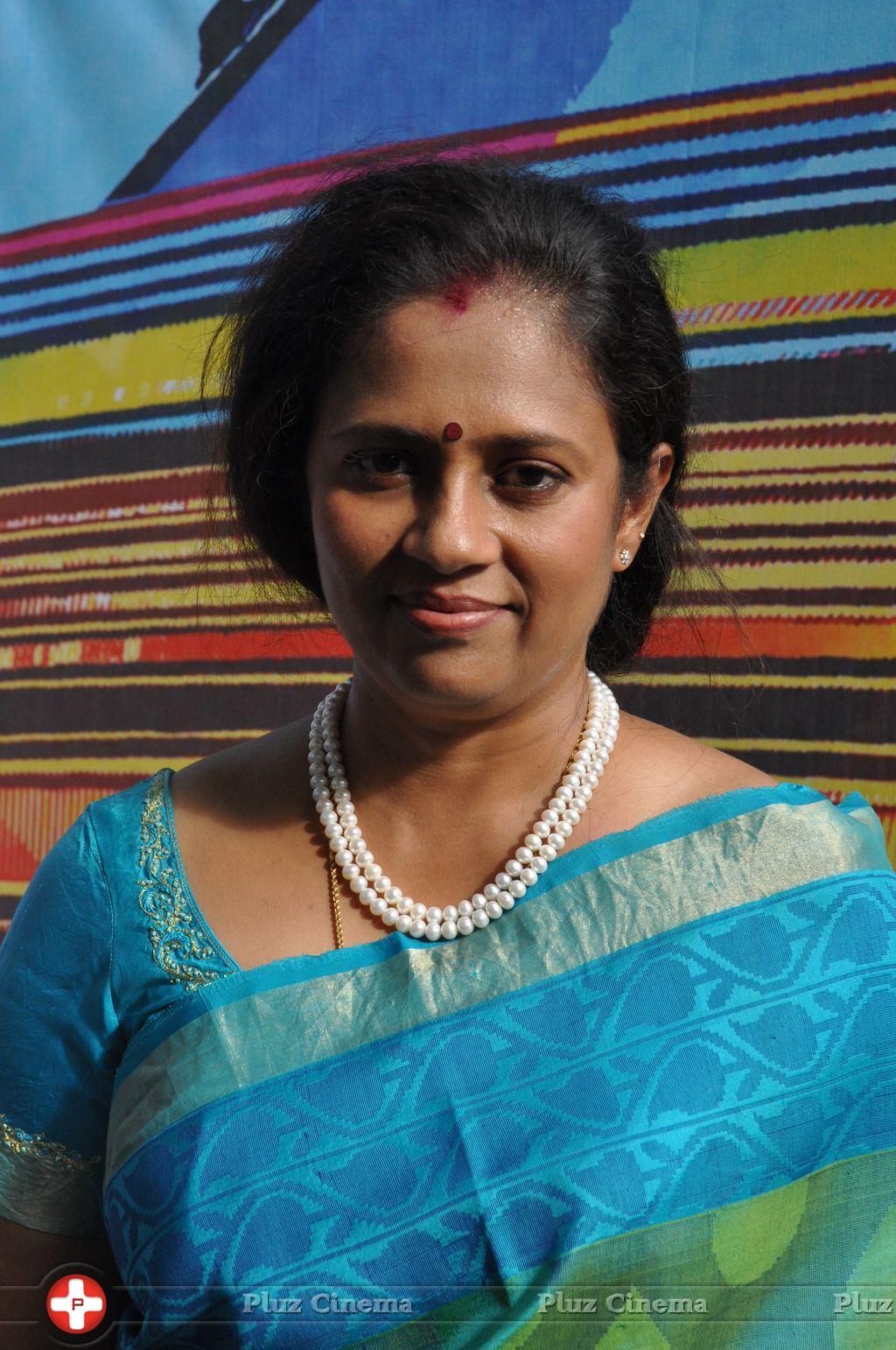 Lakshmi Ramakrishnan - Nerungi Vaa Muthamidaathe Movie Team Interview Stills | Picture 782737