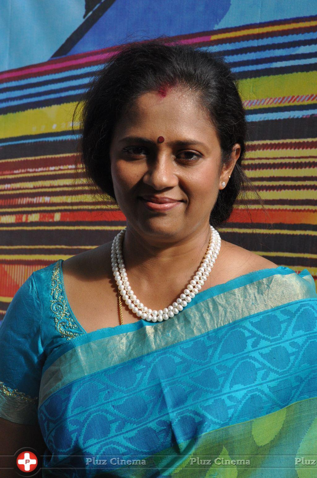 Lakshmi Ramakrishnan - Nerungi Vaa Muthamidaathe Movie Team Interview Stills | Picture 782738