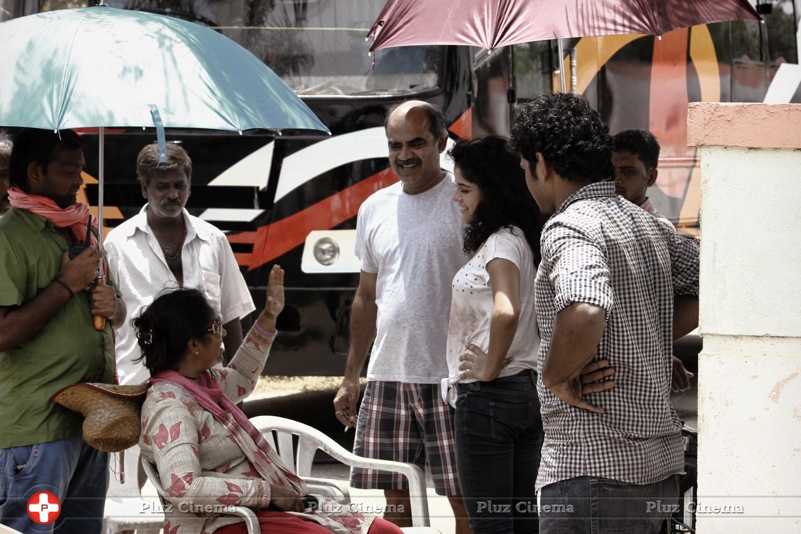 Nerungi Vaa Muthamidaathe Movie Working Photos | Picture 782706