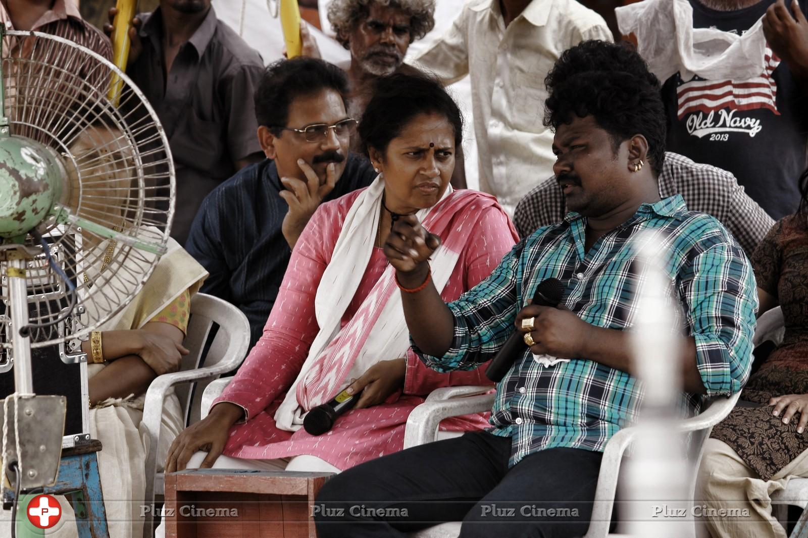 Nerungi Vaa Muthamidaathe Movie Working Photos | Picture 782708