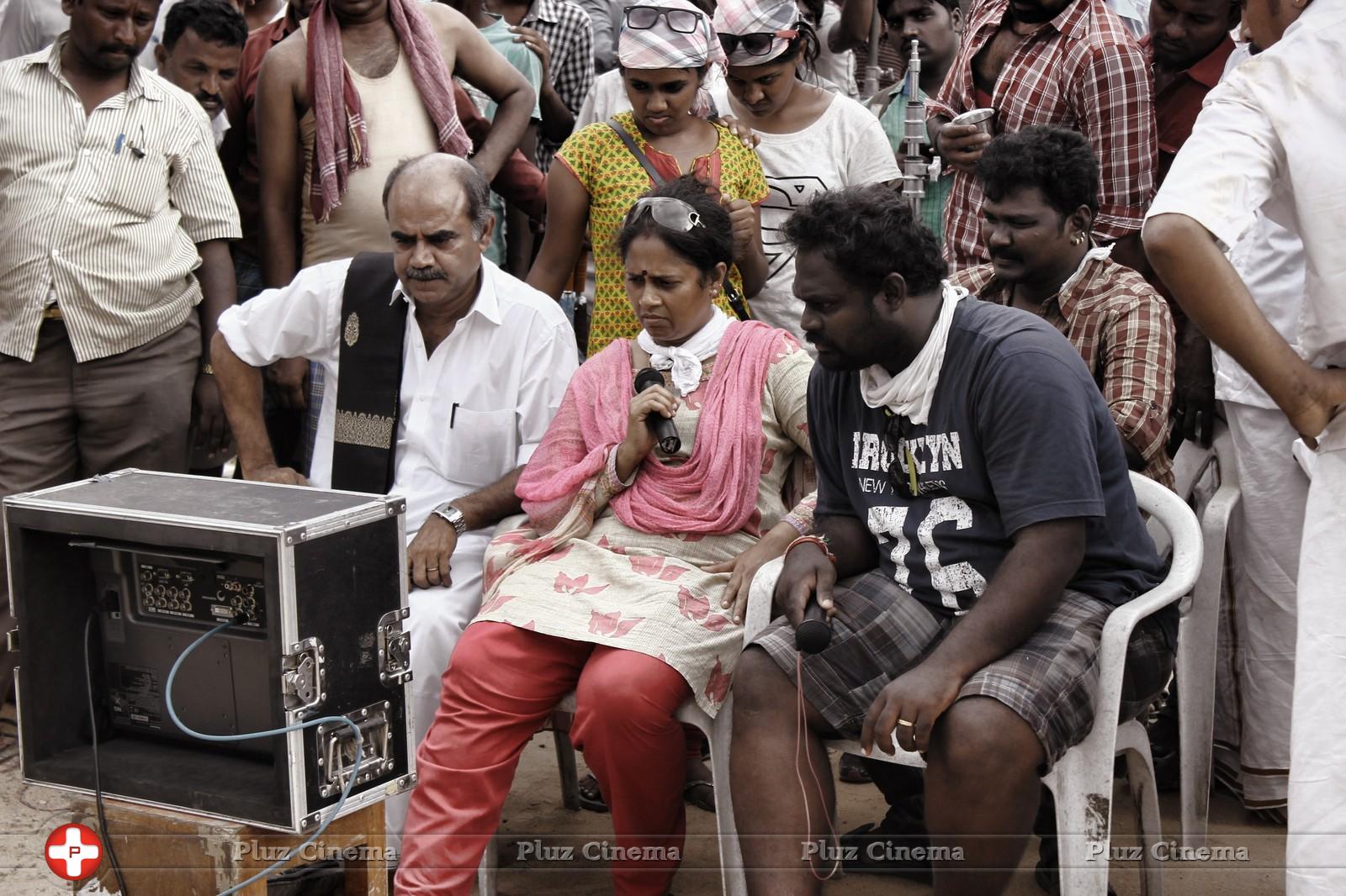 Nerungi Vaa Muthamidaathe Movie Working Photos | Picture 782712