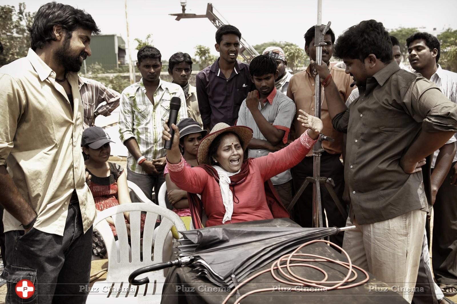 Nerungi Vaa Muthamidaathe Movie Working Photos | Picture 782727