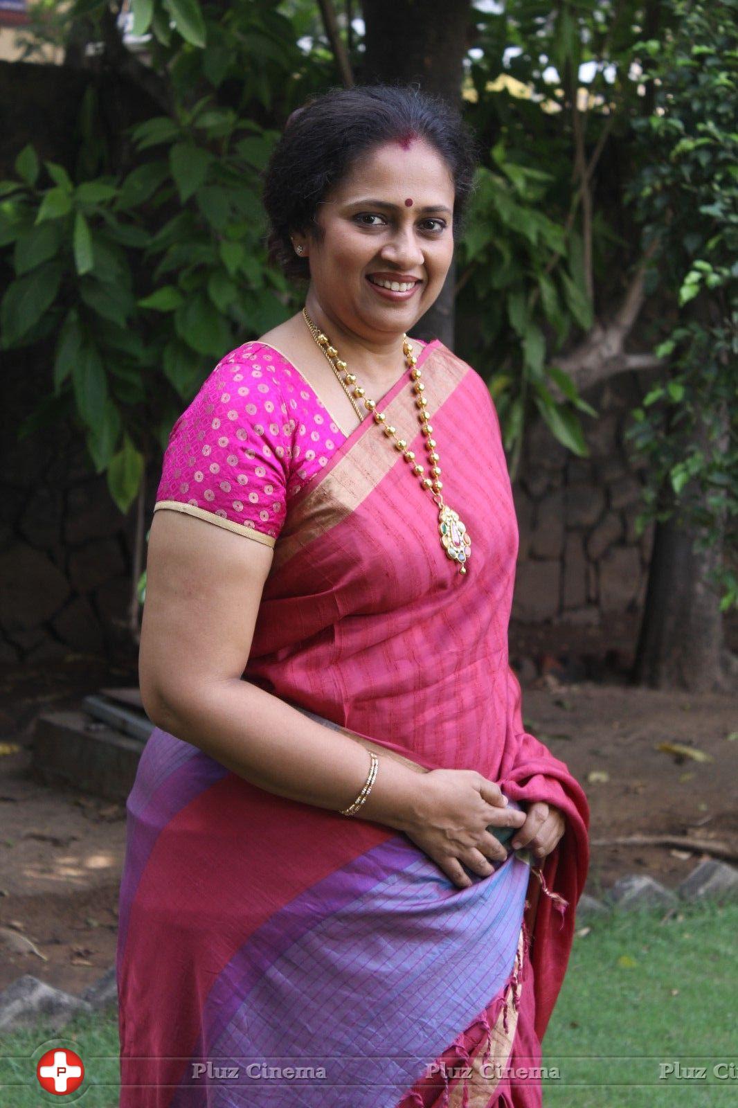 Lakshmi Ramakrishnan - Nerungi Vaa Muthamidathe Audio Launch Stills | Picture 834241