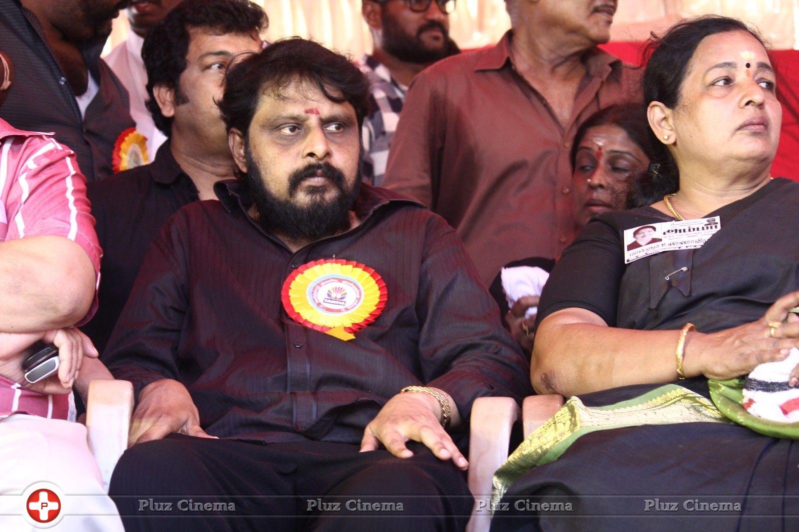 Vikraman (Director) - Tamil Film Industry Hunger Strike Against Jayalalitha Judgment Photos | Picture 837674