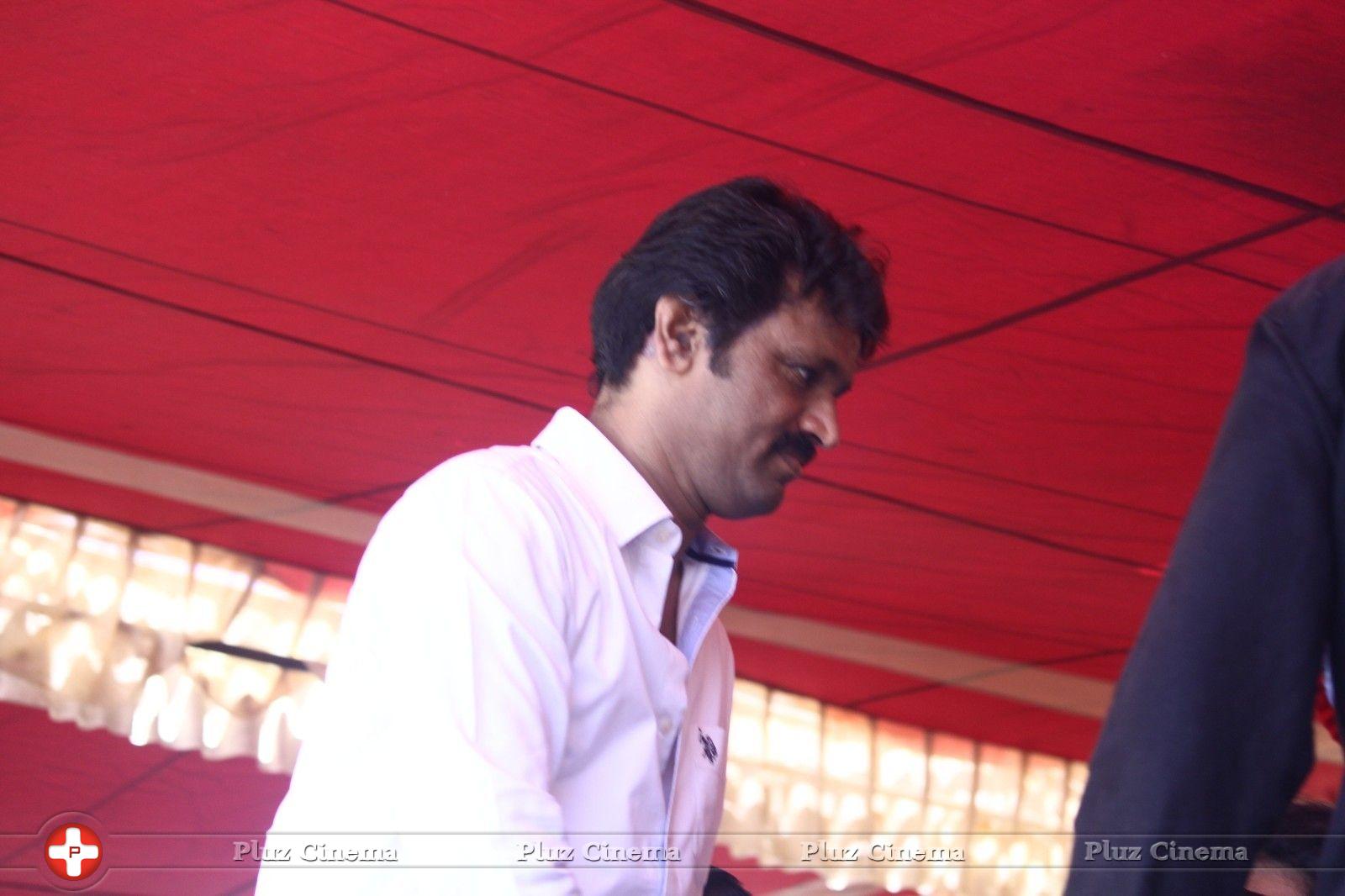 Cheran - Tamil Film Industry Hunger Strike Against Jayalalitha Judgment Photos | Picture 837694