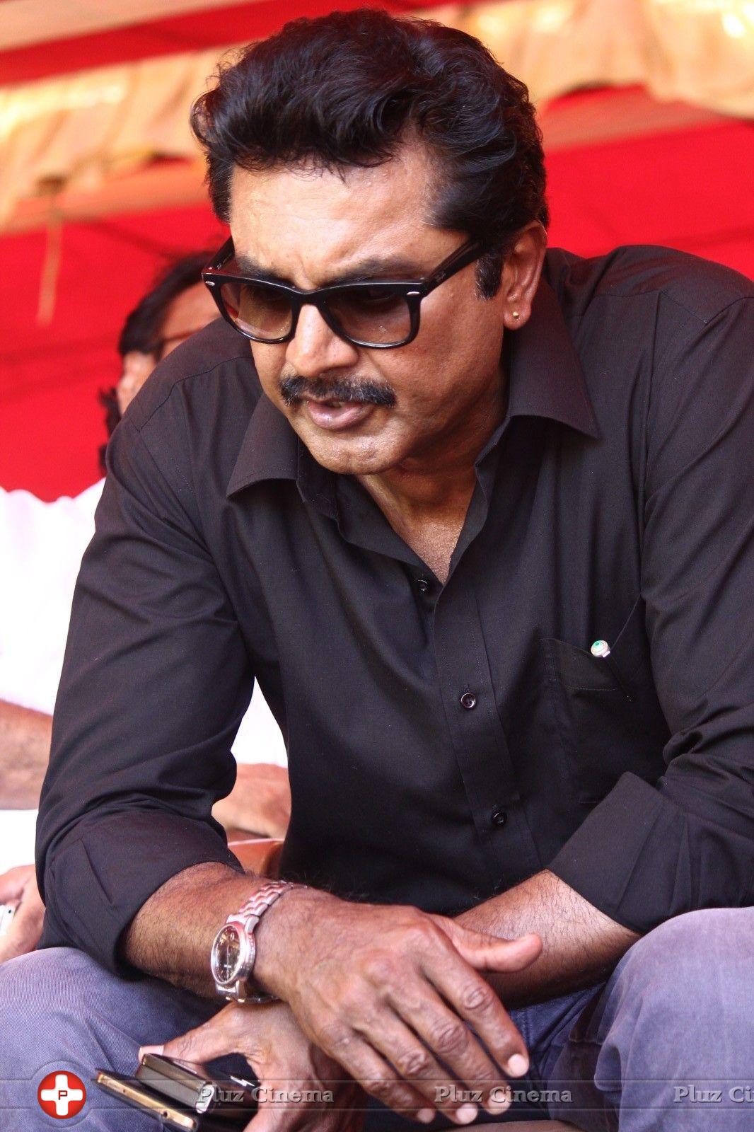 Sarath Kumar - Tamil Film Industry Hunger Strike Against Jayalalitha Judgment Photos | Picture 837696