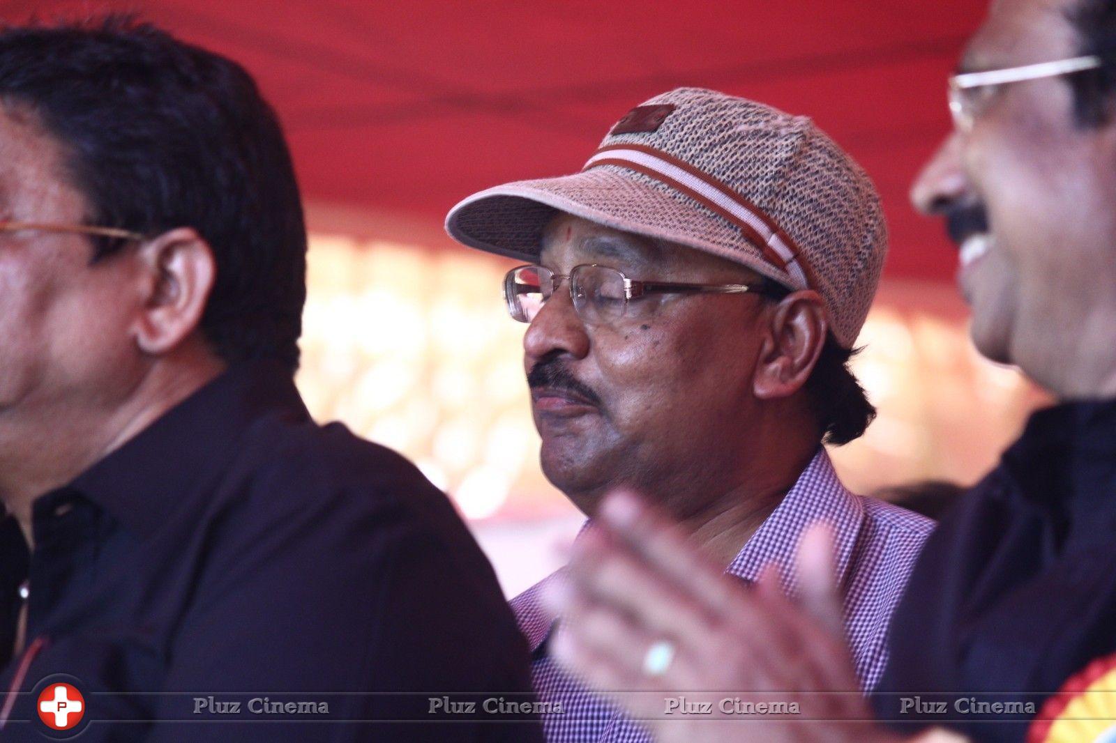 Bhagyaraj - Tamil Film Industry Hunger Strike Against Jayalalitha Judgment Photos | Picture 837713