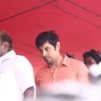 Vikram - Tamil Film Industry Hunger Strike Against Jayalalitha Judgment Photos | Picture 837760