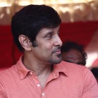 Vikram - Tamil Film Industry Hunger Strike Against Jayalalitha Judgment Photos | Picture 837767