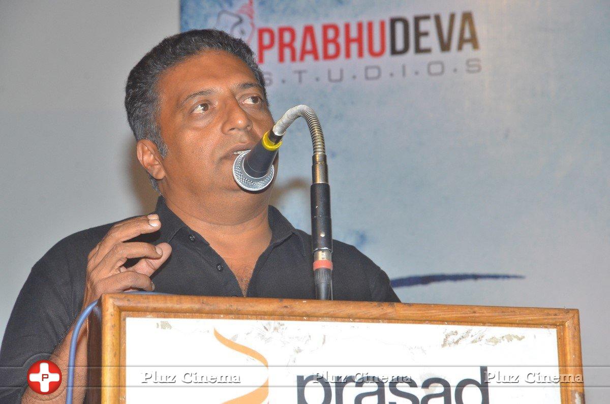 Prakash Raj - Sila Samayangalil Movie Press Meet Stills | Picture 1420339