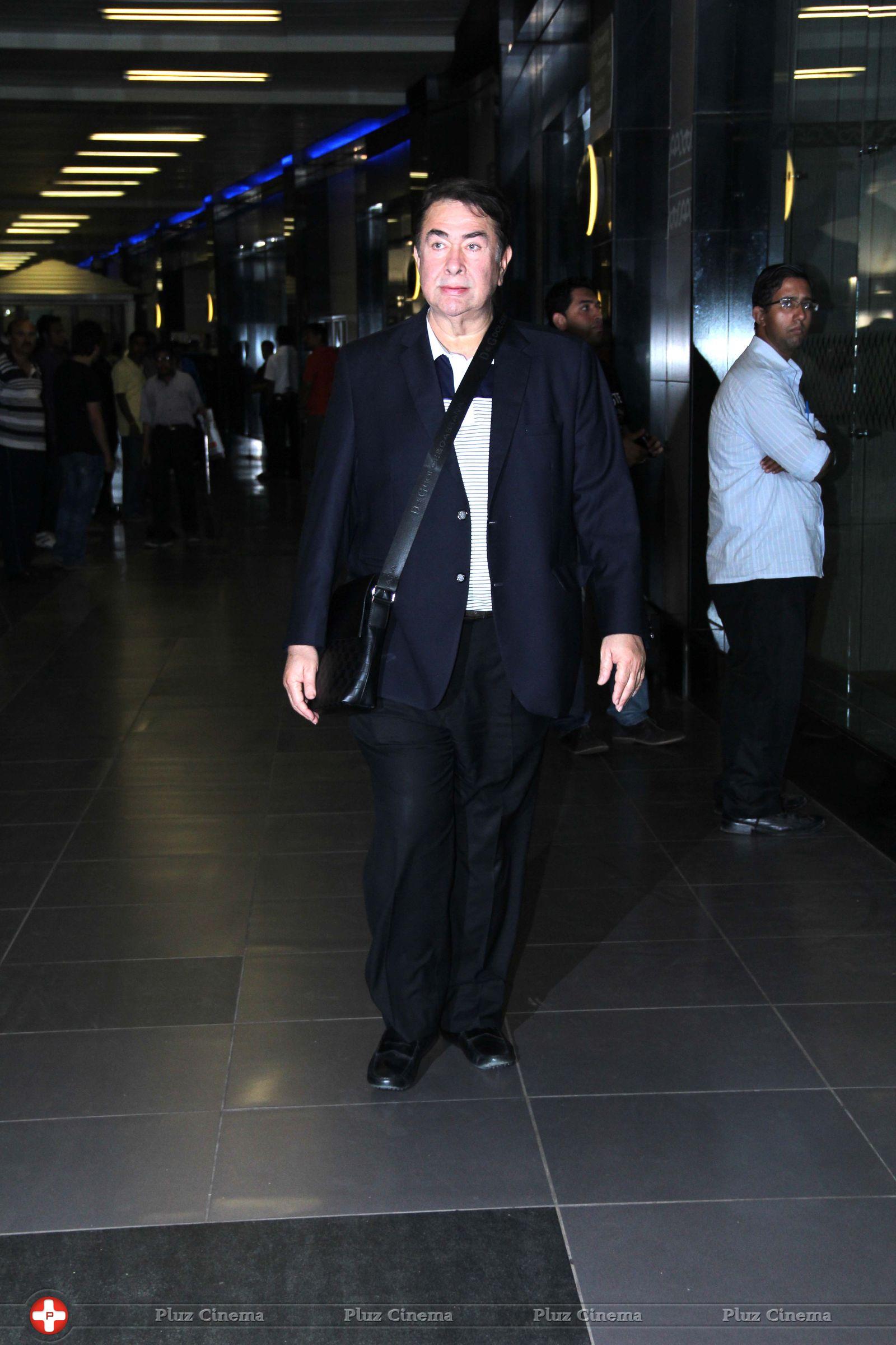 Randhir Kapoor - Rishi Kapoor, Randhir Kapoor and Neetu Singh snapped at mumbai airport photos | Picture 653351