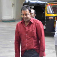 Sanjay Dutt reaches home after getting parole for 14 days photos | Picture 592793
