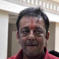 Sanjay Dutt reaches home after getting parole for 14 days photos | Picture 592811