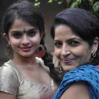 Sadhana Singh & daughter Sheena Shahabadi photo shoot for Navratri Photos | Picture 595669