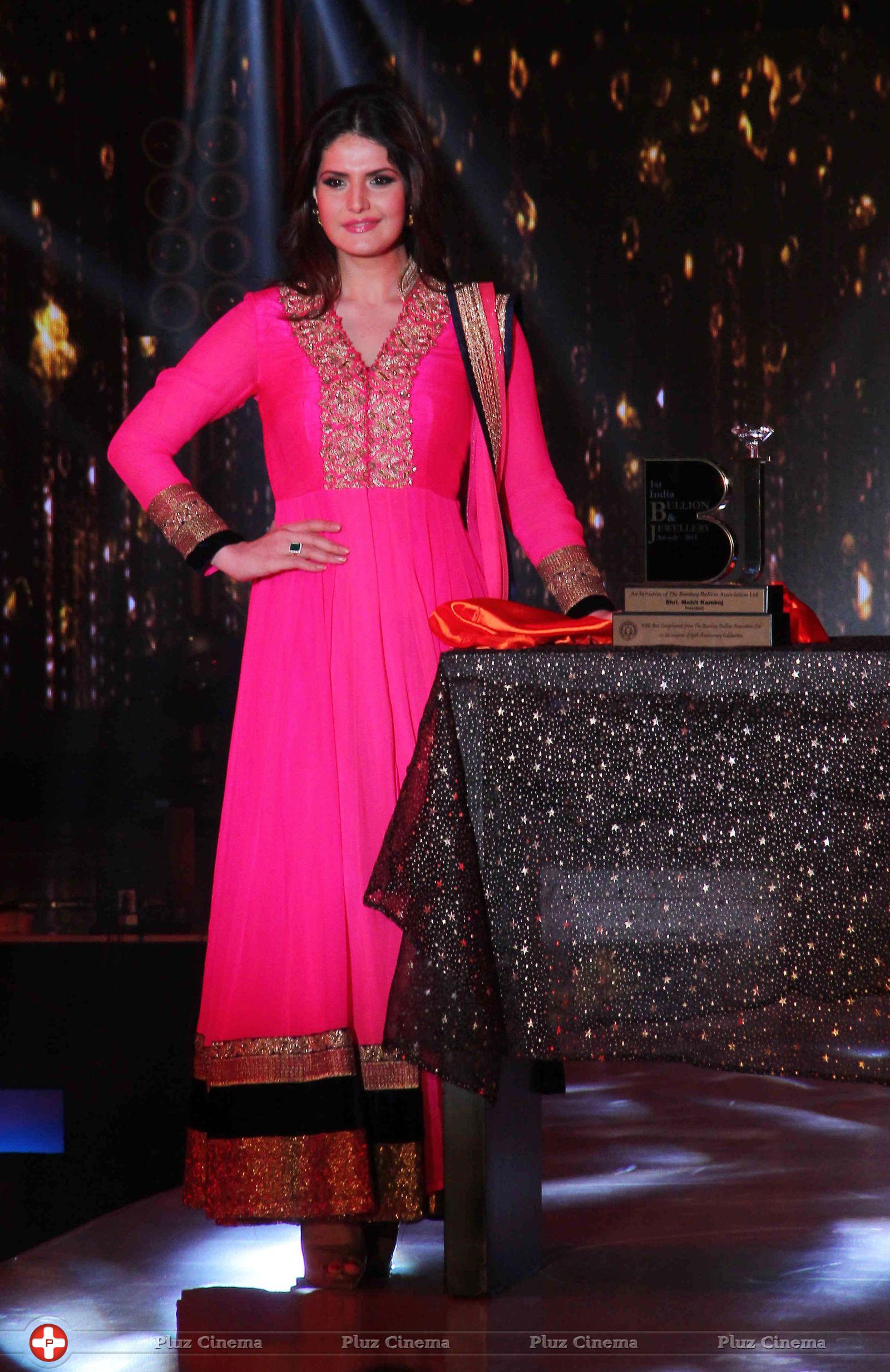 Zareen Khan - Bullion and Jewellery awards 2013 Photos | Picture 598718