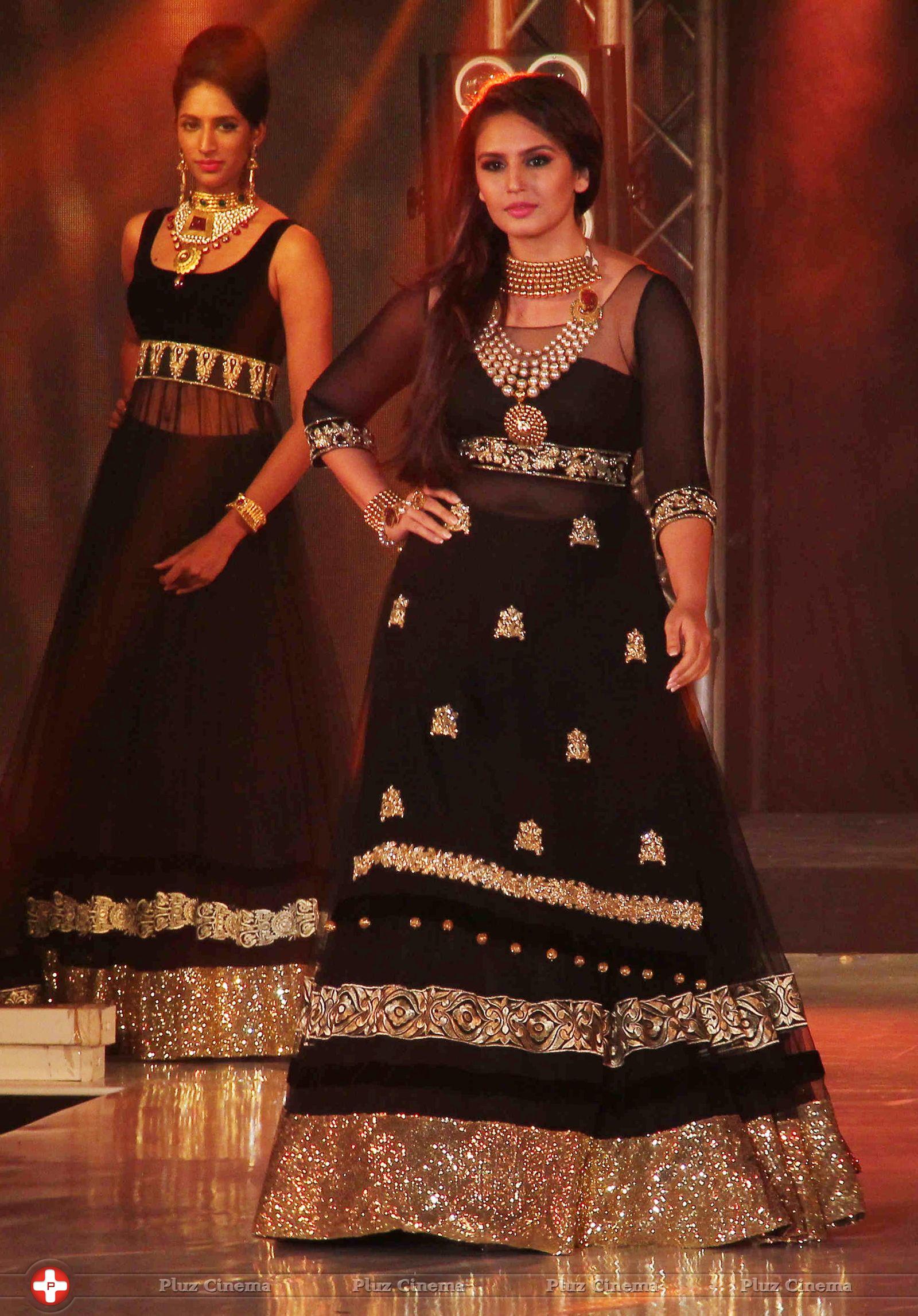 Huma Qureshi - Bullion and Jewellery awards 2013 Photos | Picture 598745