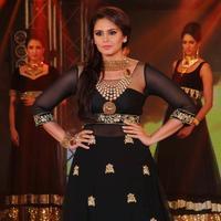 Huma Qureshi - Bullion and Jewellery awards 2013 Photos