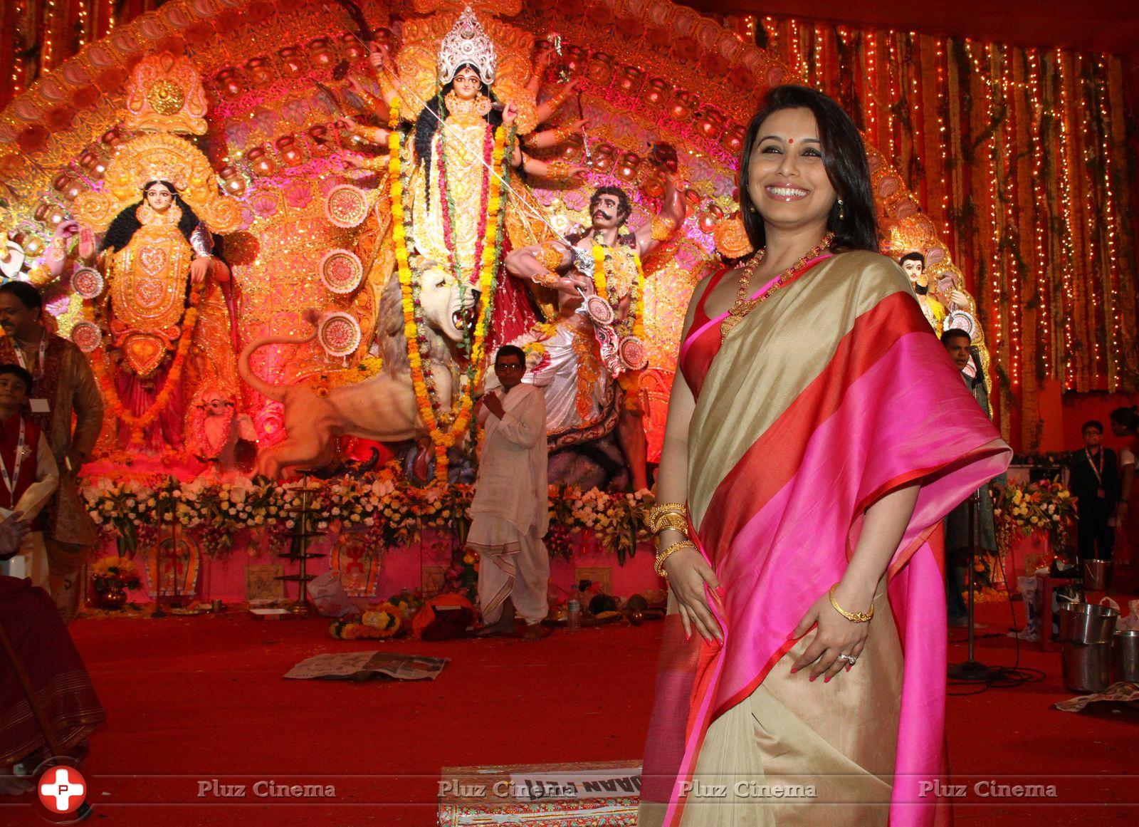 Rani Mukerji celebrates Durga Pooja Photos | Picture 604001