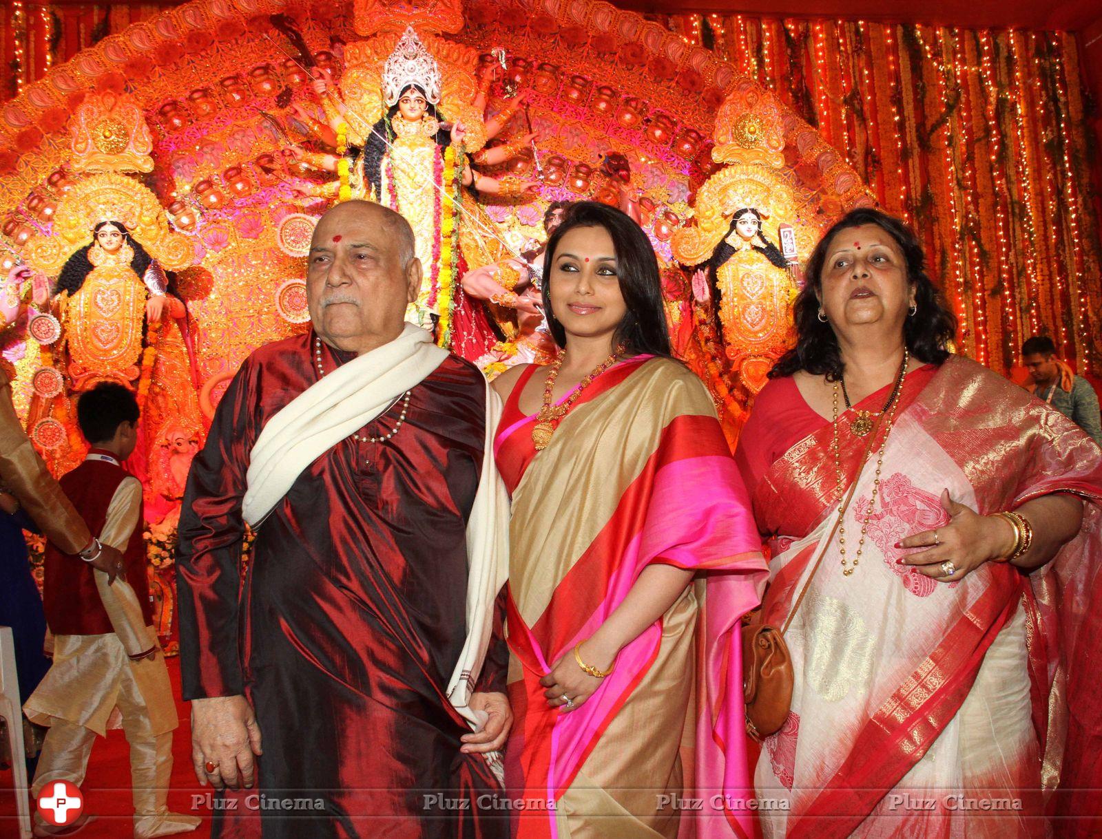 Rani Mukerji celebrates Durga Pooja Photos | Picture 604007