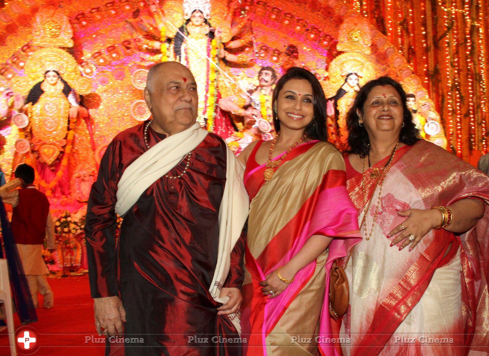 Rani Mukerji celebrates Durga Pooja Photos | Picture 604009