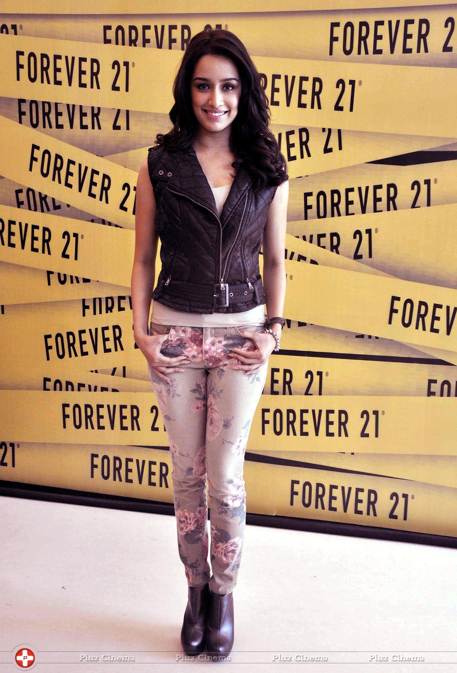 Shraddha Kapoor launches Forever 21 store photos | Picture 603936