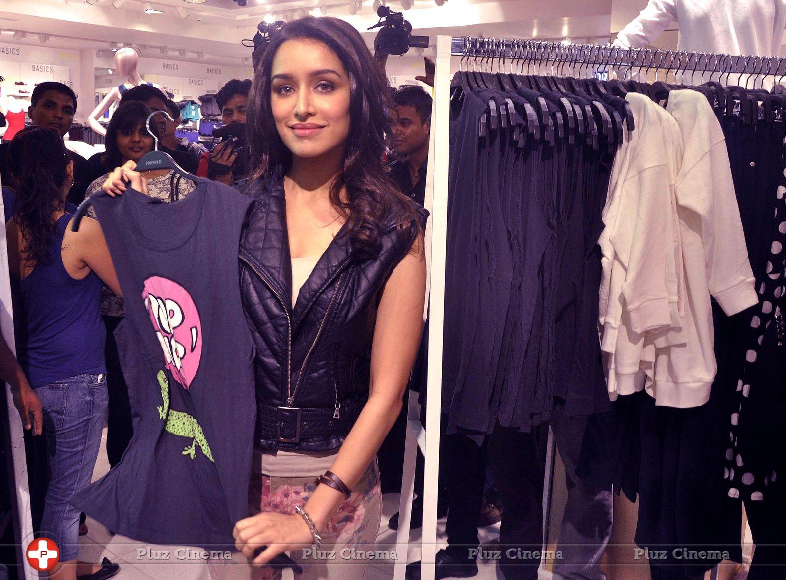 Shraddha Kapoor launches Forever 21 store photos | Picture 603943
