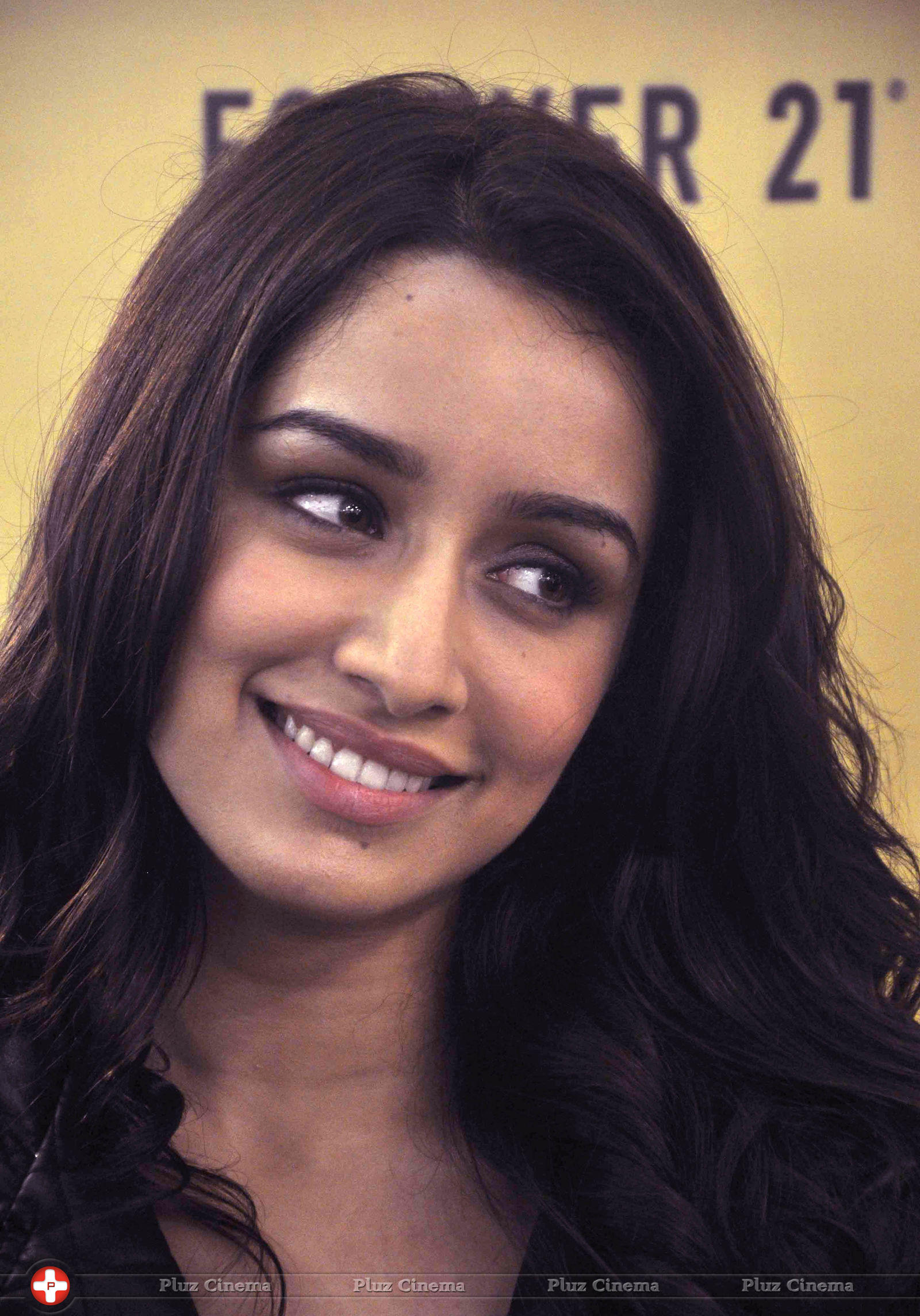 Shraddha Kapoor launches Forever 21 store photos | Picture 603945