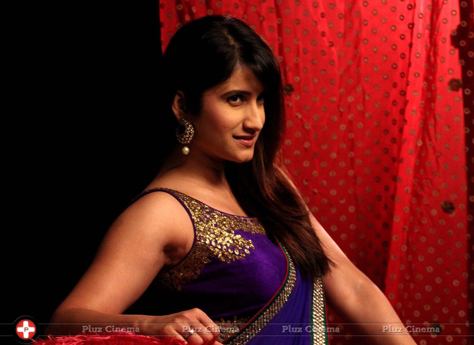 Smiley Suri shoot for magazine Diva Photos | Picture 602689