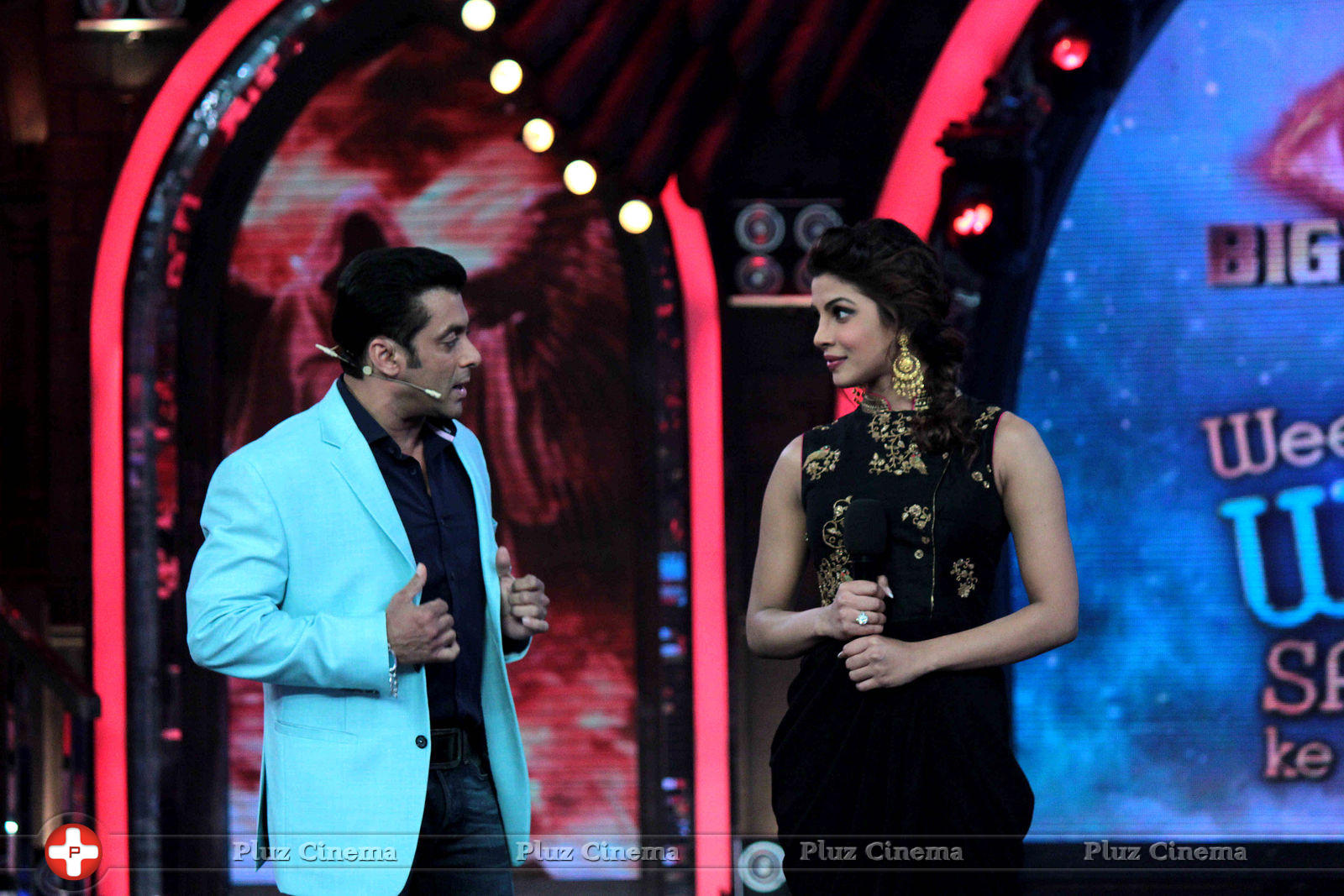 Promotion of film Krrish 3 on the sets of Bigg Boss 7 Photos | Picture 617360