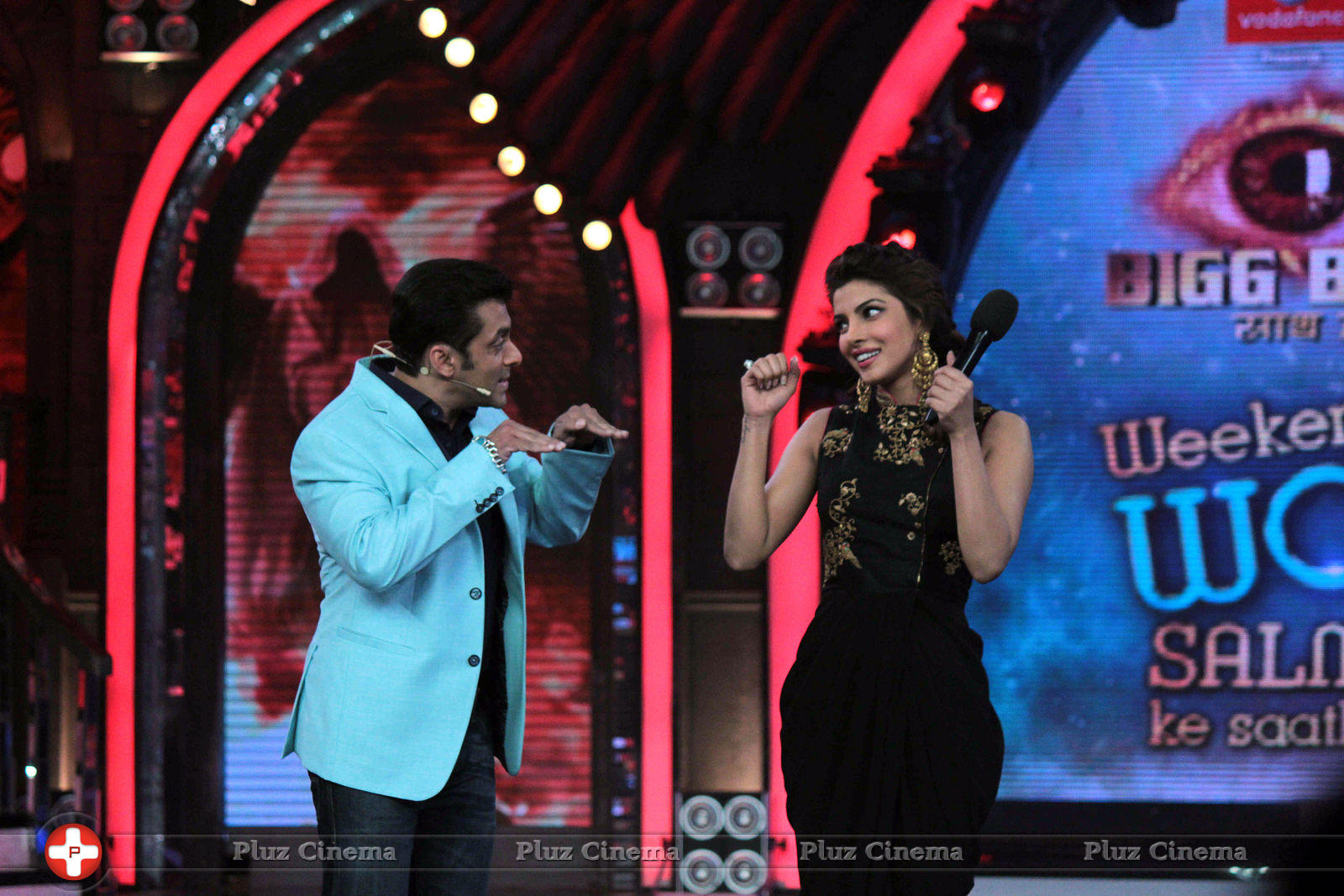 Promotion of film Krrish 3 on the sets of Bigg Boss 7 Photos | Picture 617362