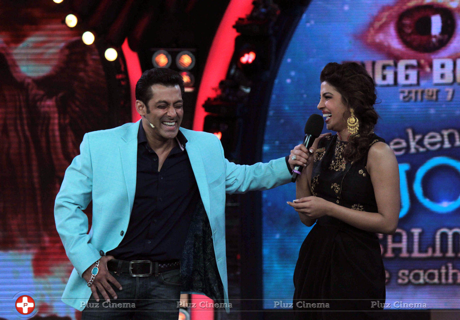 Promotion of film Krrish 3 on the sets of Bigg Boss 7 Photos | Picture 617378