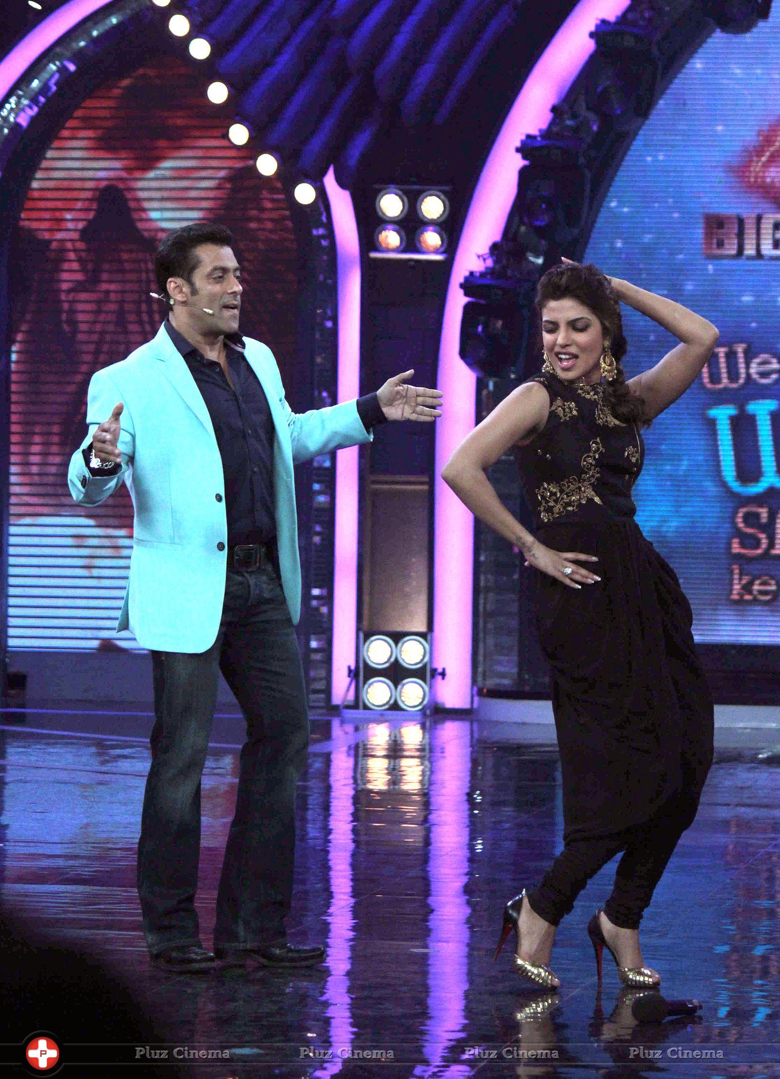 Promotion of film Krrish 3 on the sets of Bigg Boss 7 Photos | Picture 617387