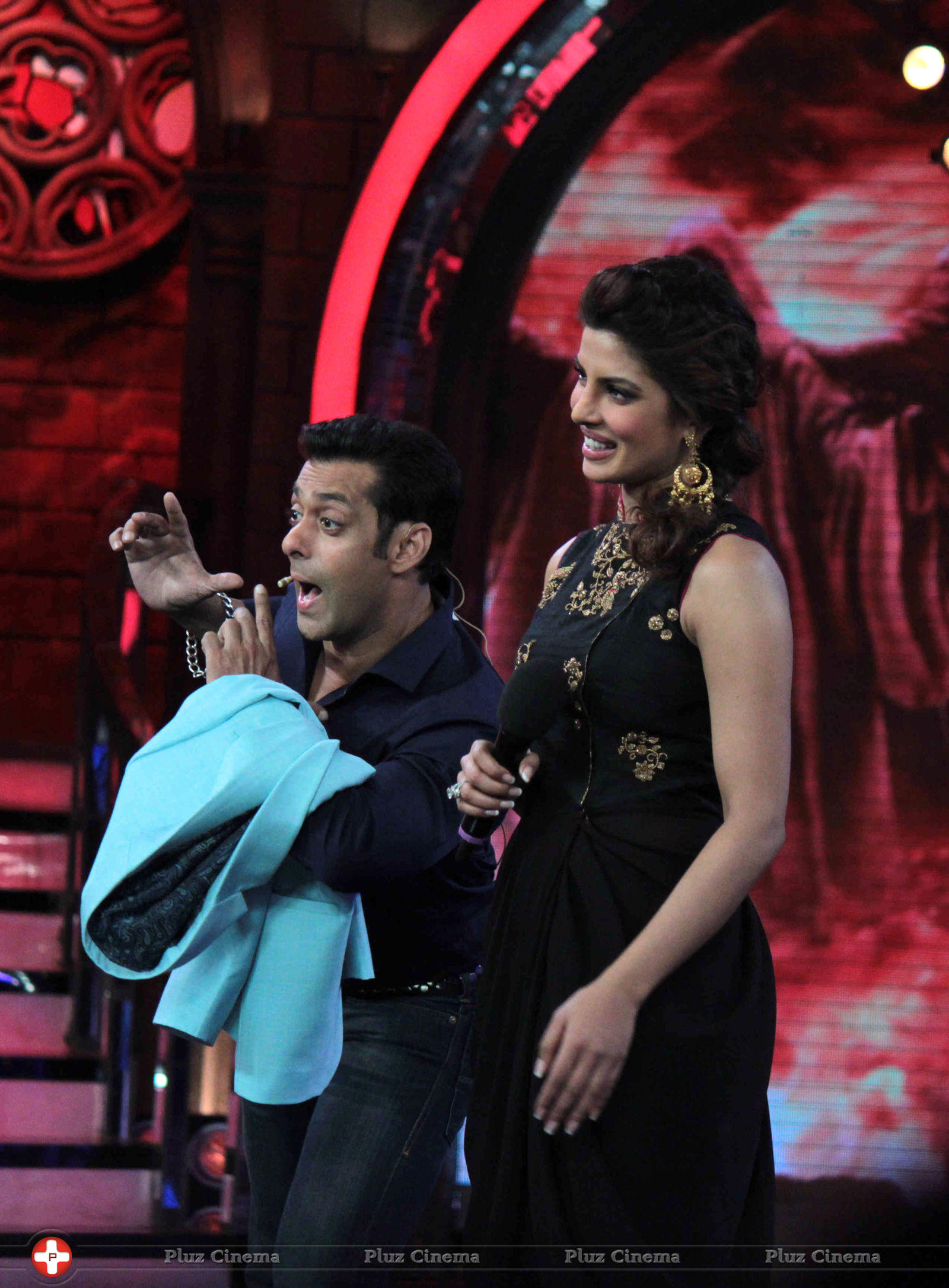 Promotion of film Krrish 3 on the sets of Bigg Boss 7 Photos | Picture 617398